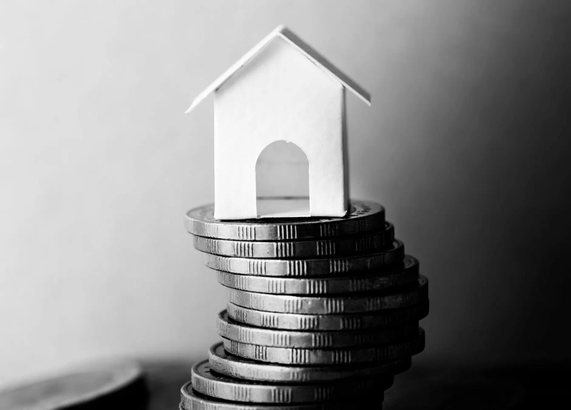 Inversión inmobiliaria vs fondos mutuos en Chile: ¿qué conviene más?